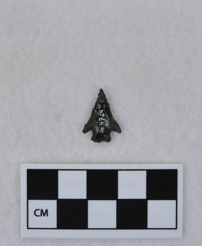 Corner notched, associated w/Ce.4067