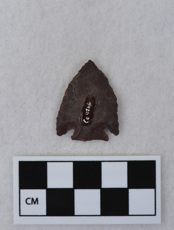 Corner notched, associated w/Ce.4067