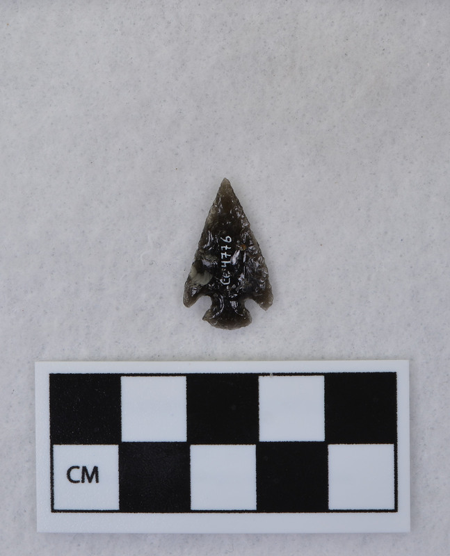 Corner notched, associated w/Ce.4067