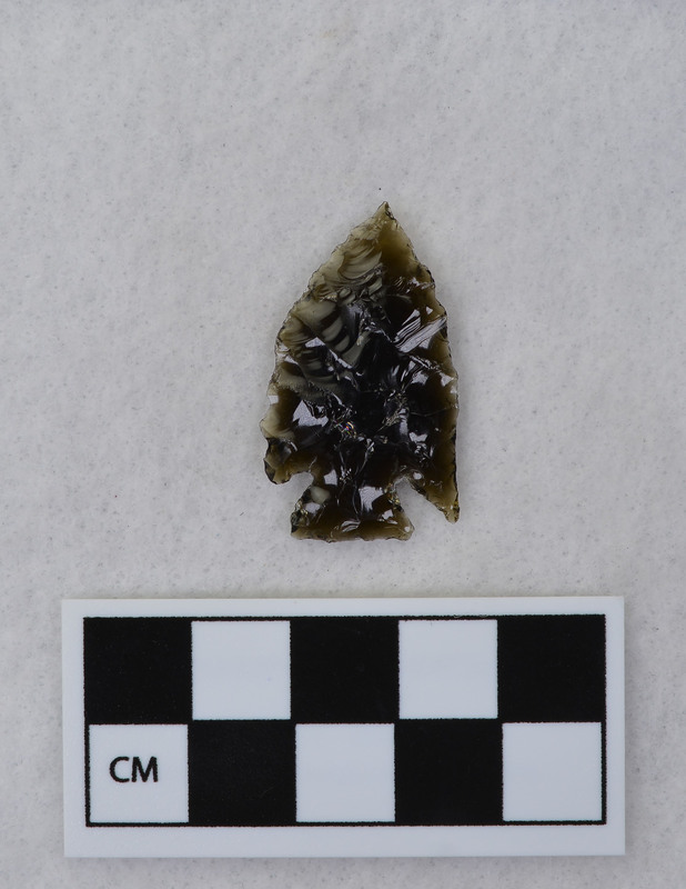 Corner notched, one tang broken