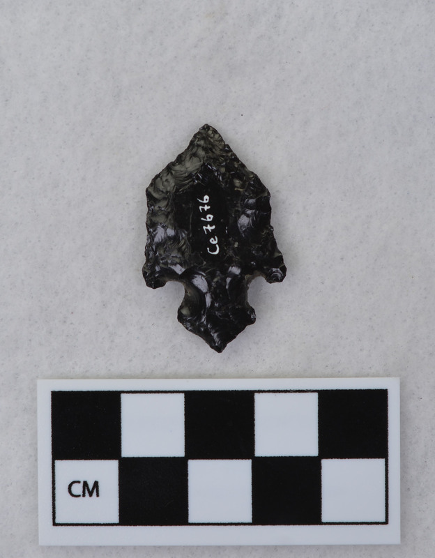 Corner notched, associated w/Ce.7675