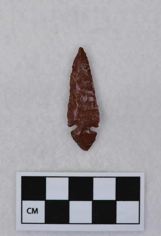 Side notched, associated w/ Ce.7700