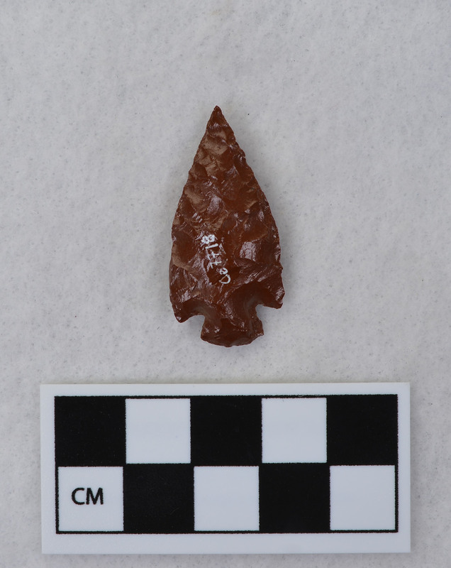 Corner notched, associated w/ Ce.7700