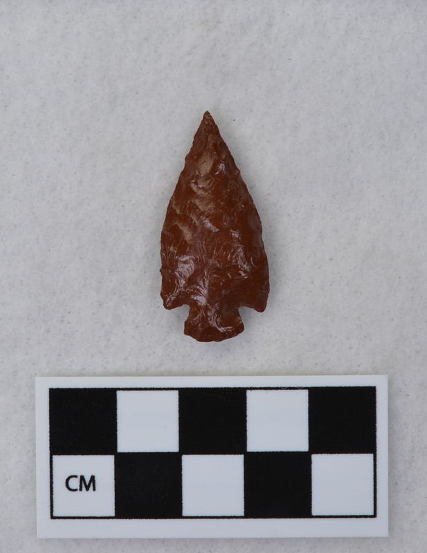 Corner notched, associated w/ Ce.7700