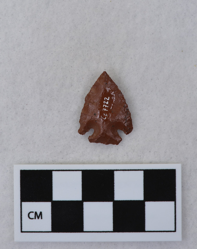 Corner notched, associated w/ Ce.7700