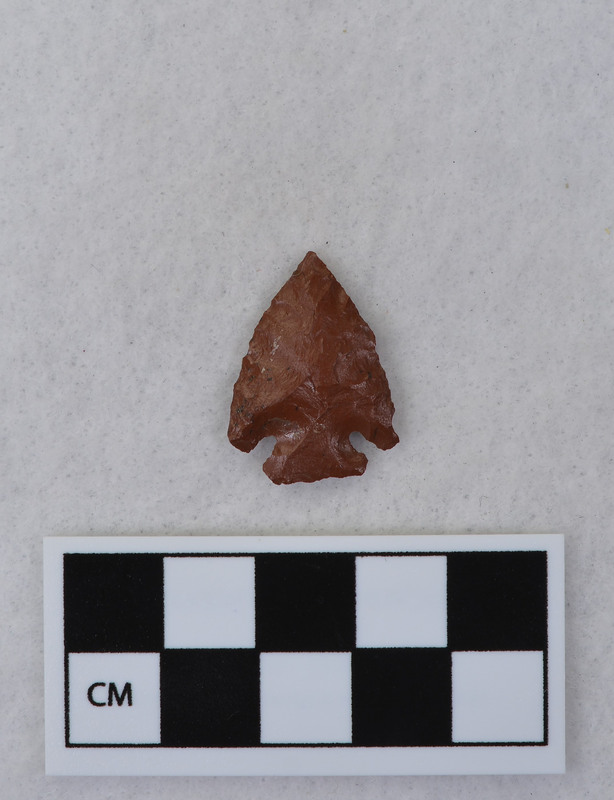 Corner notched, associated w/ Ce.7700