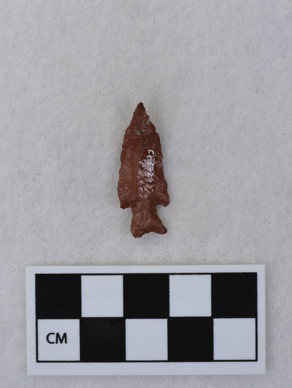 Corner notched, associated w/ Ce.7700