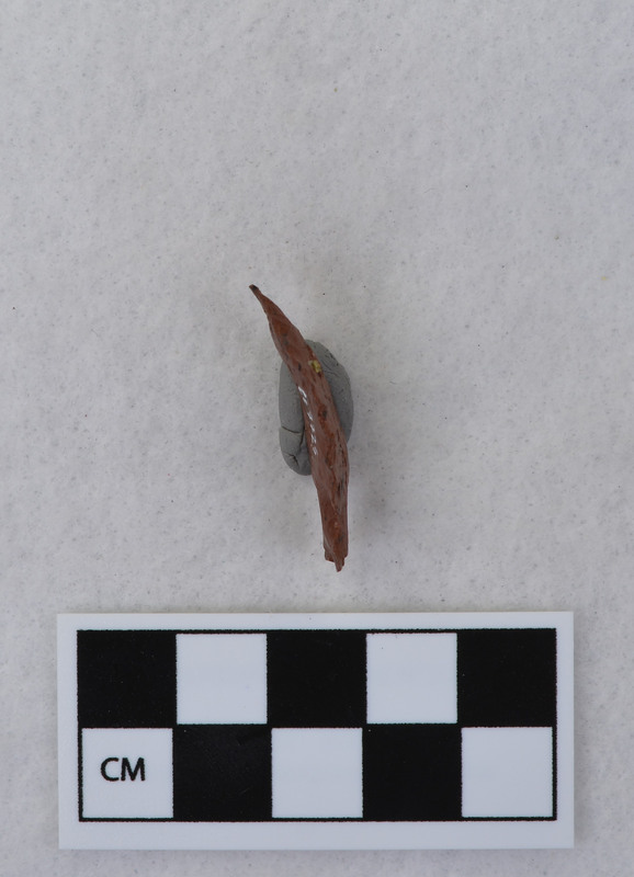 Corner notched, associated w/ Ce.7700