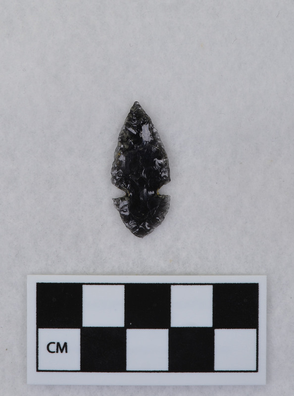 Side notched, associated w/Ce.7726