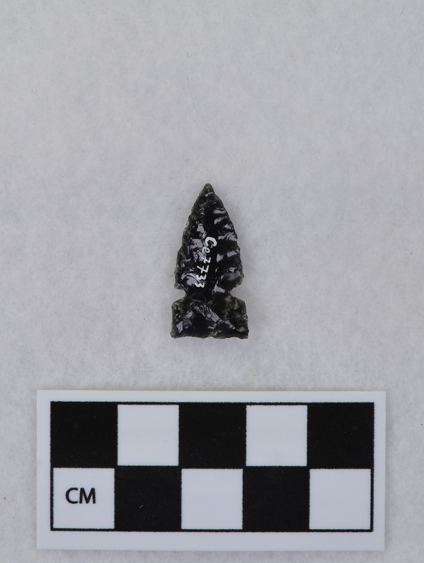 Side notched, associated w/Ce.7726
