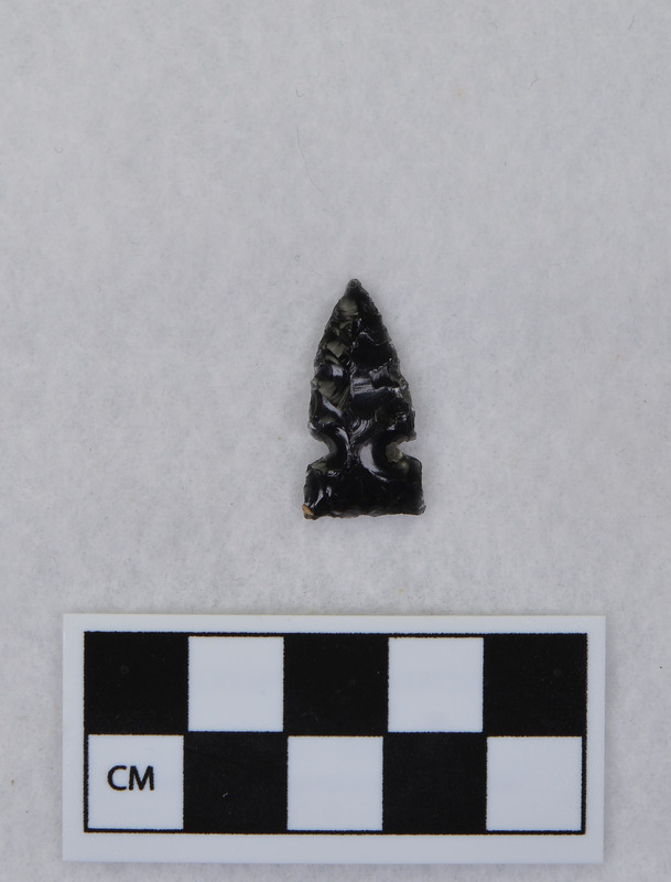 Side notched, associated w/Ce.7726