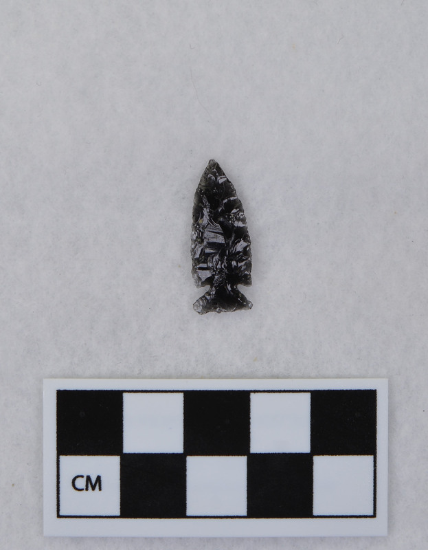 Side notched, associated w/Ce.7726