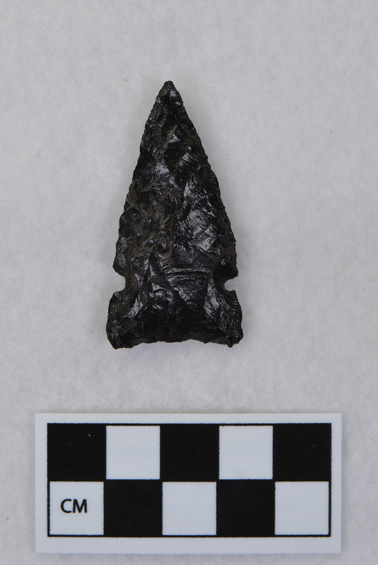 Side notched, associated w/Ce.7726