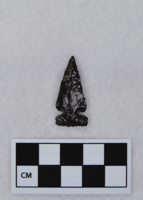 Side notched, associated w/Ce.7726