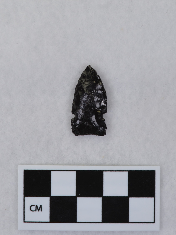 Side notched, associated w/Ce.7726