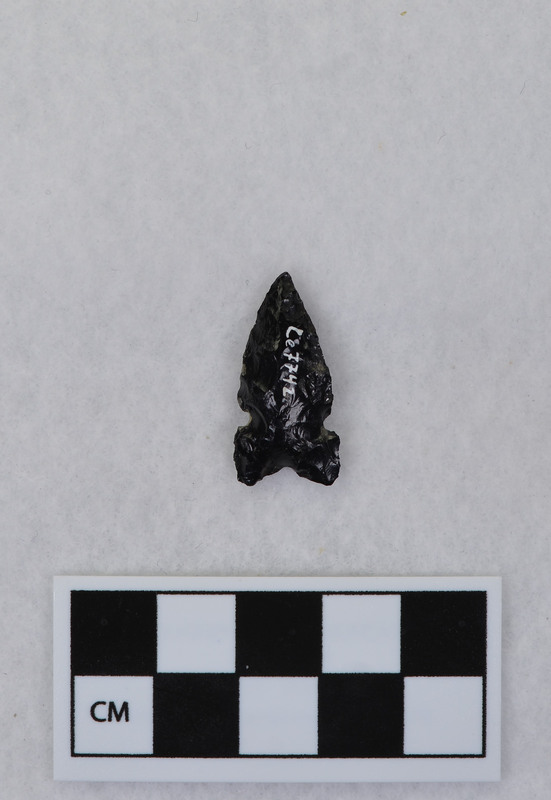 Side notched, associated w/Ce.7726