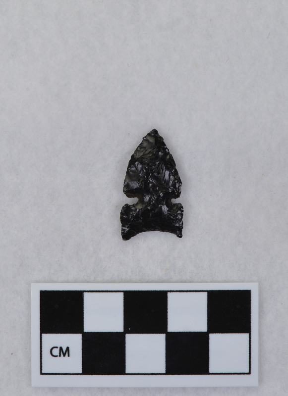 Side notched, associated w/Ce.7726