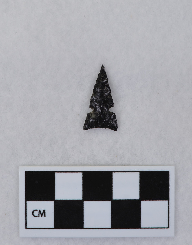 Side notched, associated w/Ce.7726