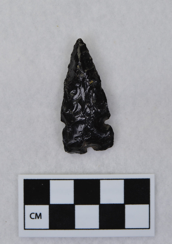 Side notched, associated w/Ce.7726