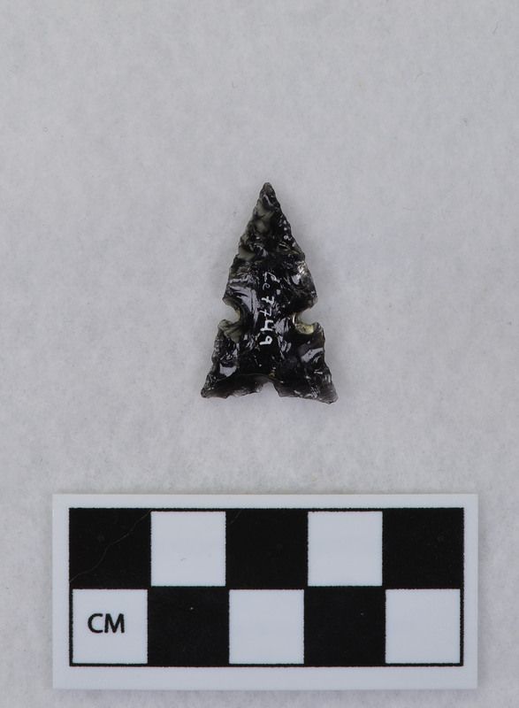 Side notched, associated w/Ce.7726