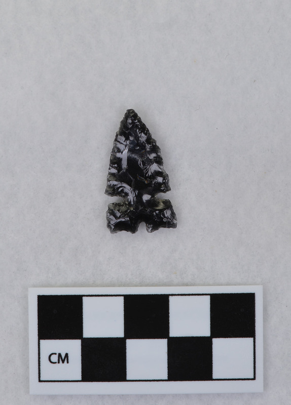 Side notched, associated w/Ce.7726