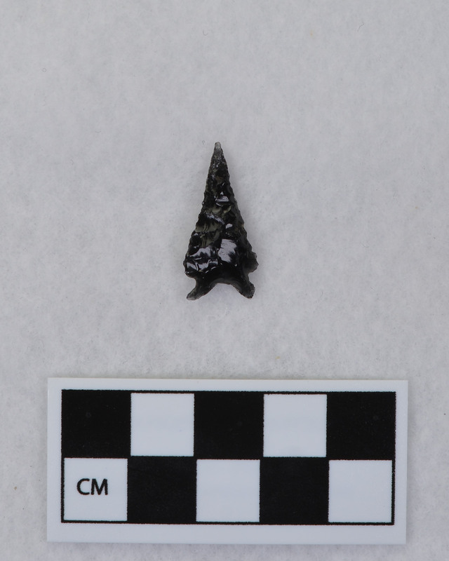 Side notched, associated w/Ce.7726