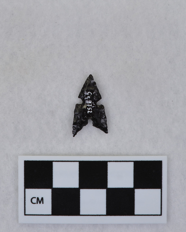 Side notched, associated w/Ce.7726