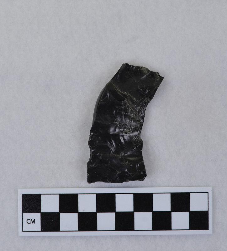 Broken, associated w/Ce.3976