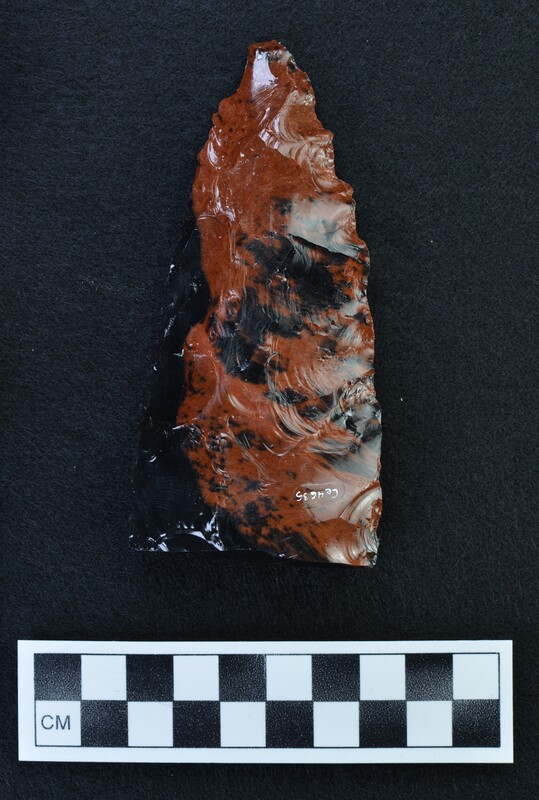 Broken, associated w/Ce.3976