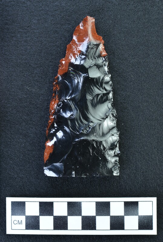 Broken, associated w/Ce.3976