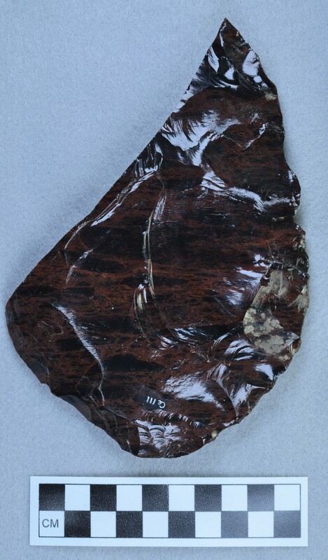 Broken biface with all flakes from its production. (GT) Ce.112 - Ce.623 are all from the production of the large biface (Ce.111) and allegedly represent a full sequence. (DHC)