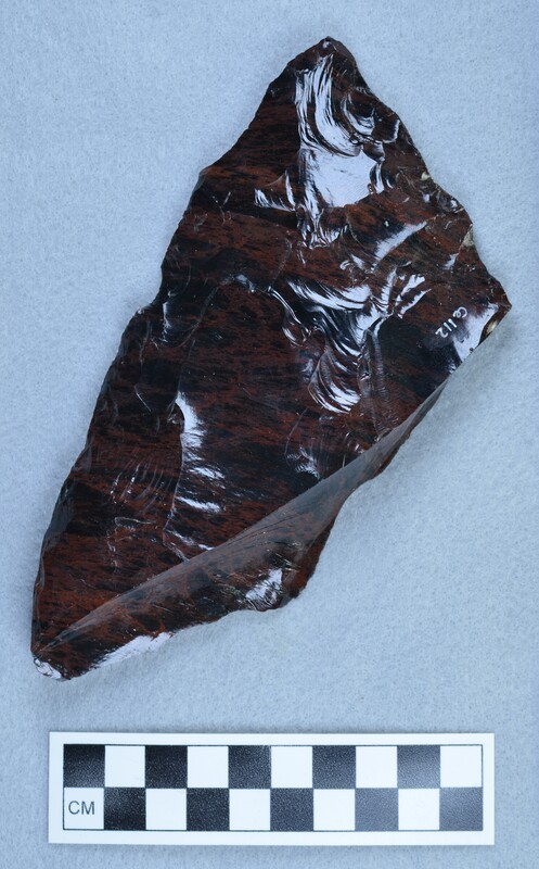 Broken biface with all flakes from its production. (GT) Ce.112 - Ce.623 are all from the production of the large biface (Ce.111) and allegedly represent a full sequence. (DHC)