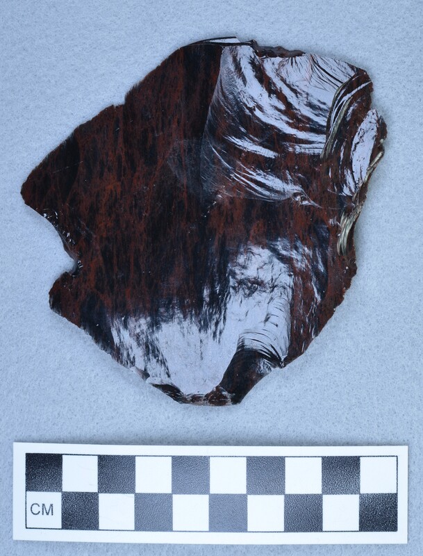 Broken biface with all flakes from its production. (GT) Ce.112 - Ce.623 are all from the production of the large biface (Ce.111) and allegedly represent a full sequence. (DHC)