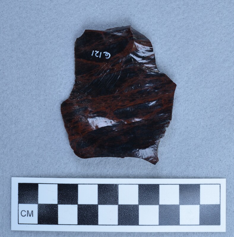 Broken biface with all flakes from its production. (GT) Ce.112 - Ce.623 are all from the production of the large biface (Ce.111) and allegedly represent a full sequence. (DHC)