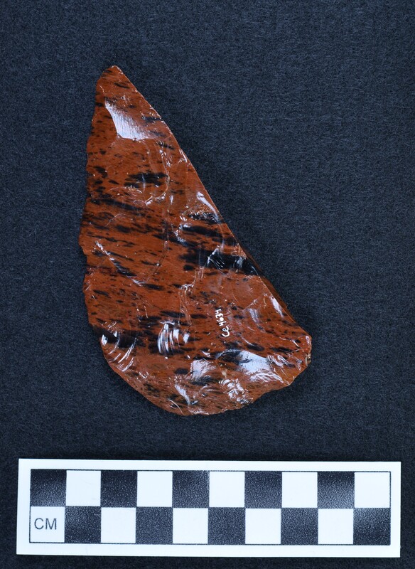 Broken, associated w/Ce.3976