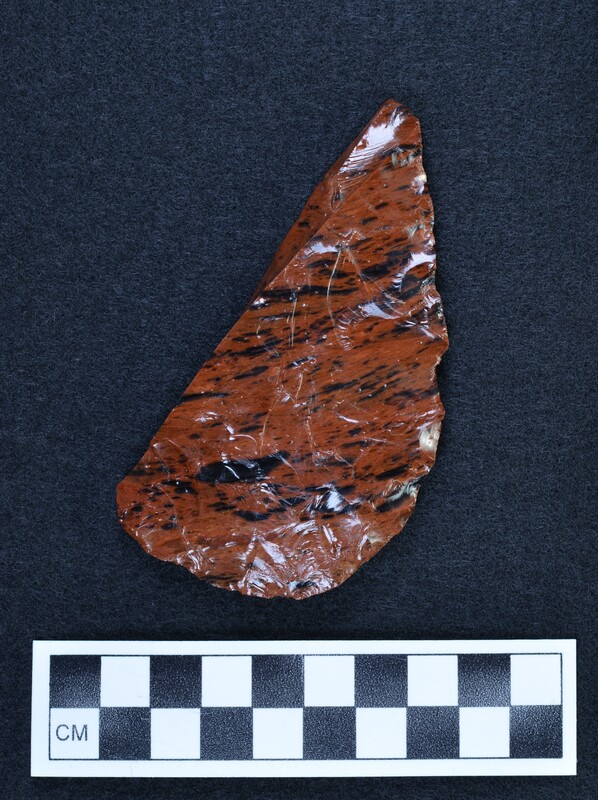 Broken, associated w/Ce.3976