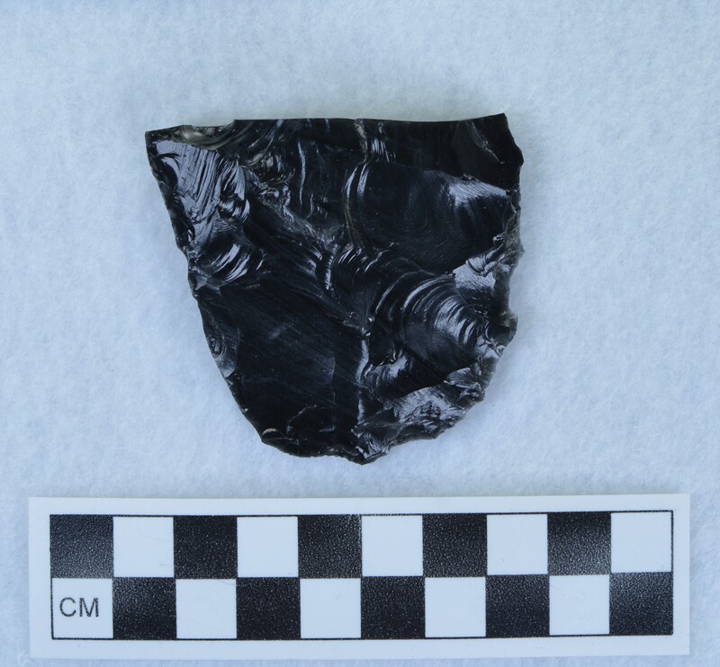 Broken, associated w/Ce.3976