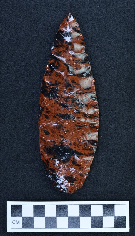 Collateral pressure flaking