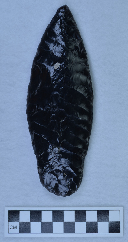 Broad parallel diagonal flaking