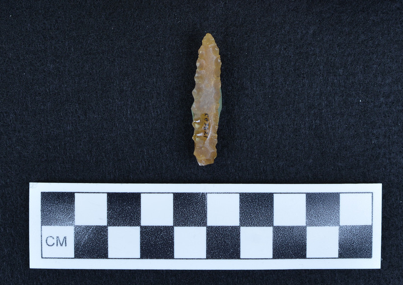 Alternately/oppositely flaked each edge