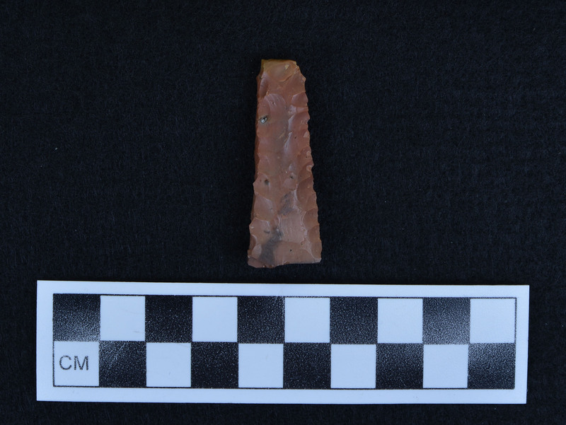 Alternate/opposite flaking on margin