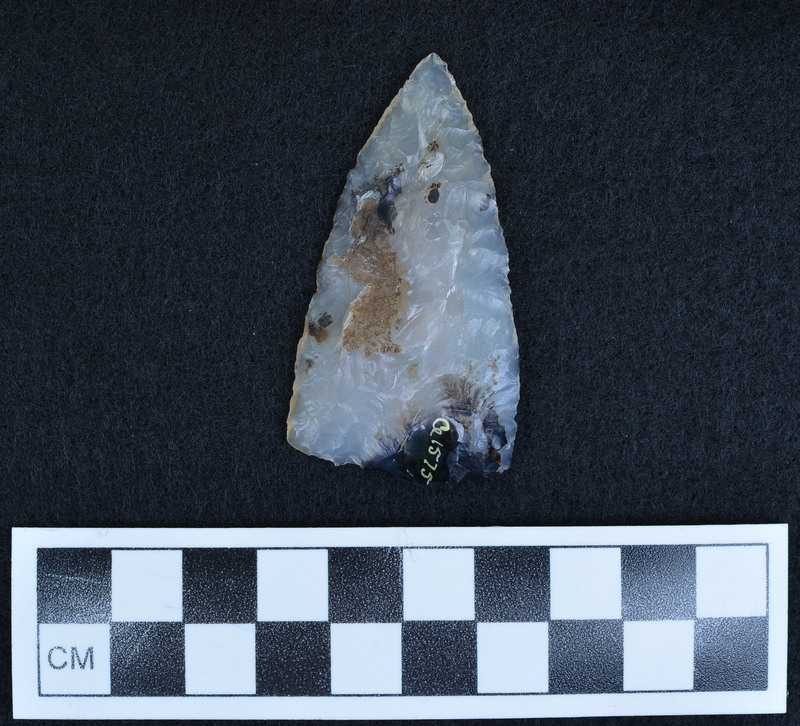 Triangular, thermally altered, collateral flaking