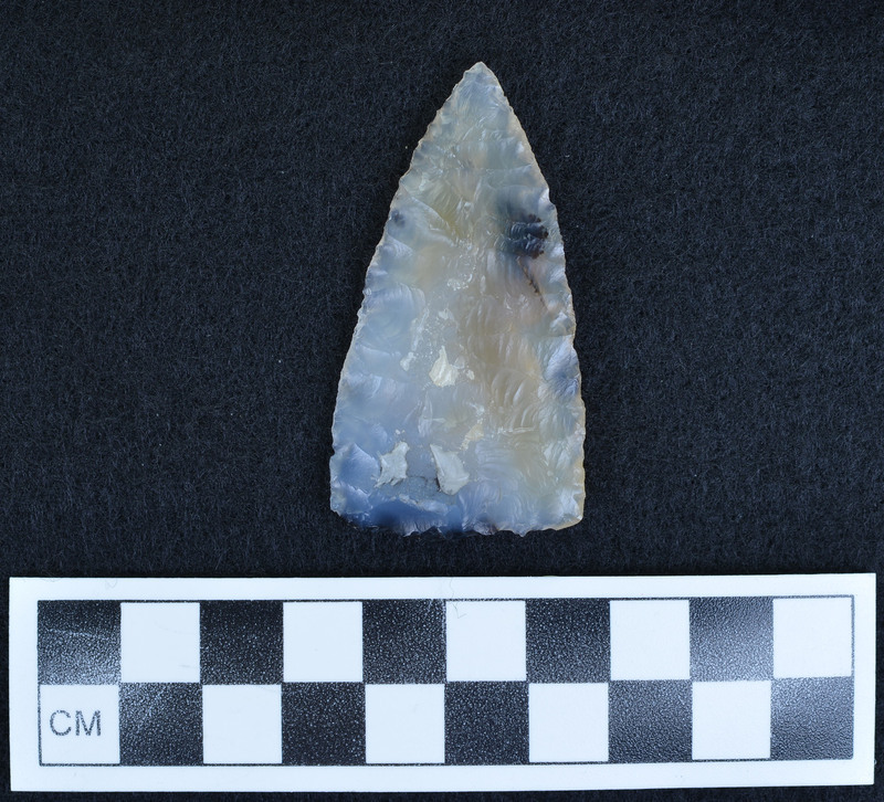 Triangular, thermally altered, collateral flaking