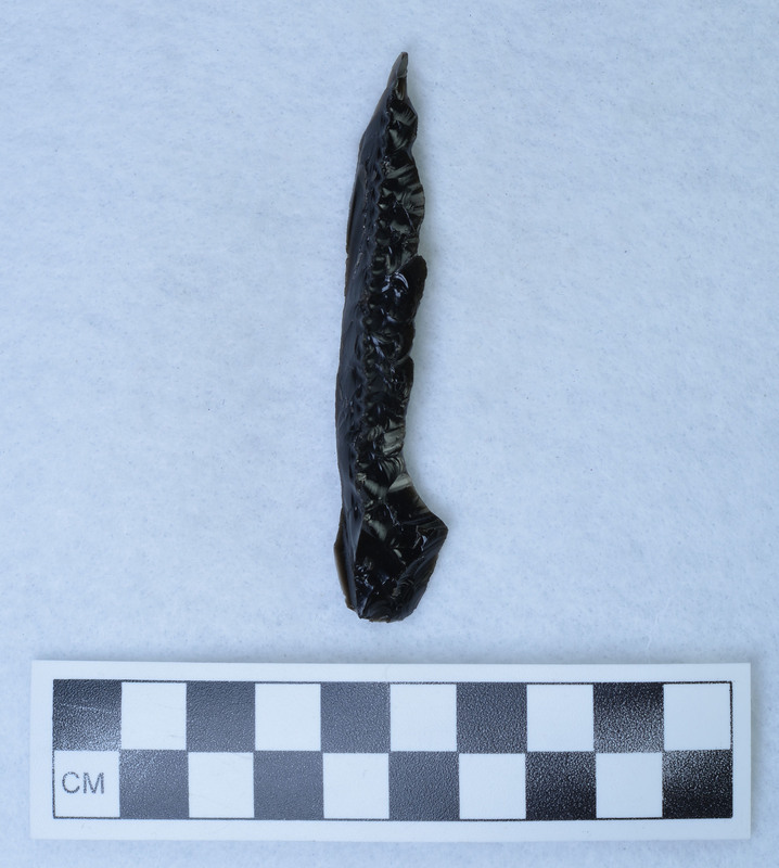 Alternate/opposite flaking on dorsal ridge