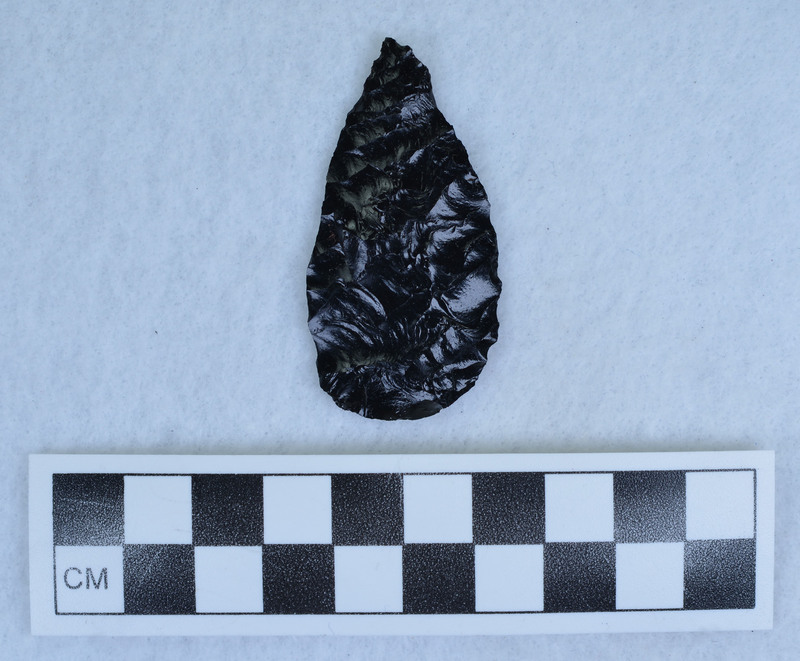 Pressure retouch of blade, all margins, uniface