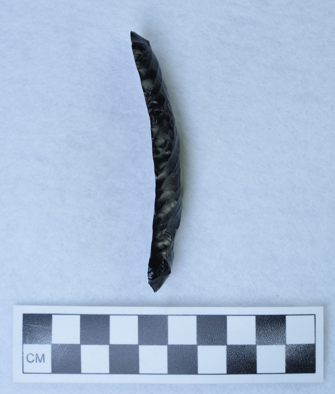 Percussion blade, retouch on dorsal side