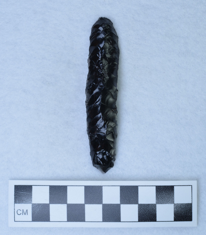 Percussion blade, retouch on dorsal side