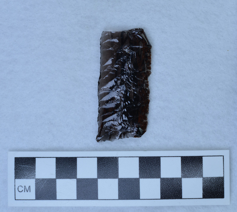 1 face Titmus technique, other face random flaked, Parallel diagonal flaked. (GT)