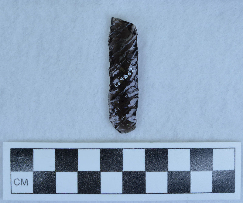 Titmus holding tech., parallel diagonal flaking