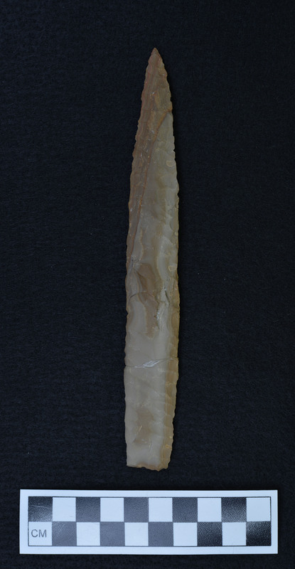 Parallel diagonal flaking, broken/glued